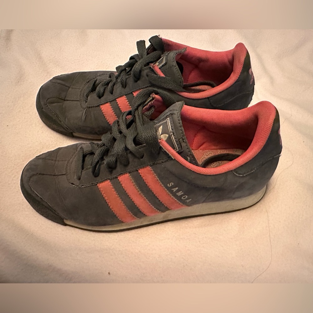 Women Adidas Samoas
